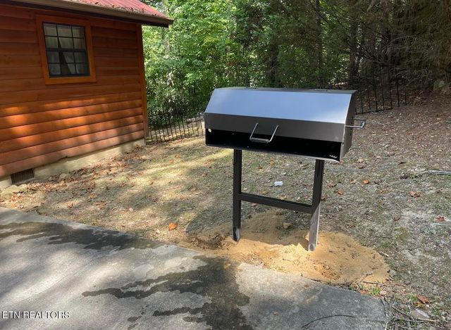 2230 Cove Creek Drive, Sevierville, TN 37862