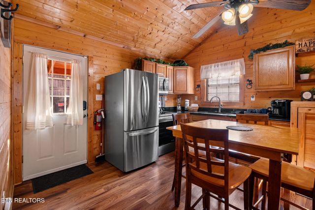 2230 Cove Creek Drive, Sevierville, TN 37862