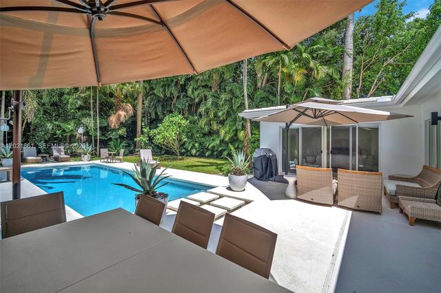 203 Ridgewood Rd, Coral Gables, FL 33133