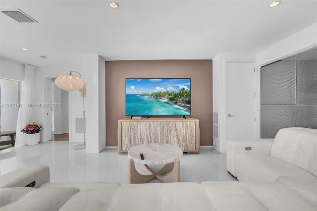 203 Ridgewood Rd, Coral Gables, FL 33133