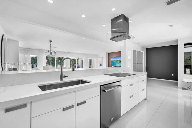 203 Ridgewood Rd, Coral Gables, FL 33133