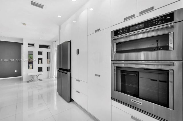 203 Ridgewood Rd, Coral Gables, FL 33133