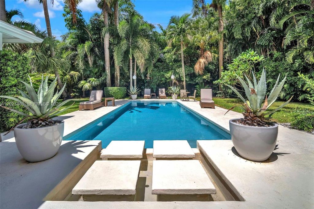 203 Ridgewood Rd, Coral Gables, FL 33133