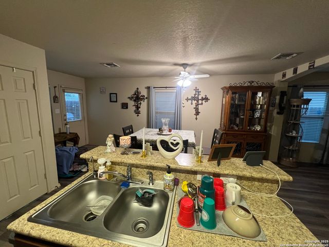 6827 Freedom Ridge, San Antonio, TX 78242