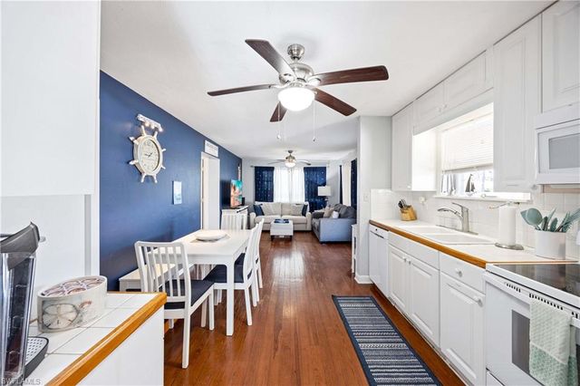 547 101st AVE N, Naples, FL 34108