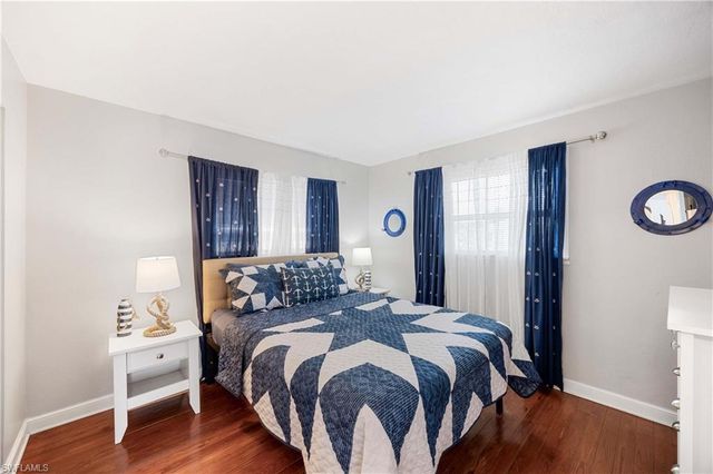 547 101st AVE N, Naples, FL 34108