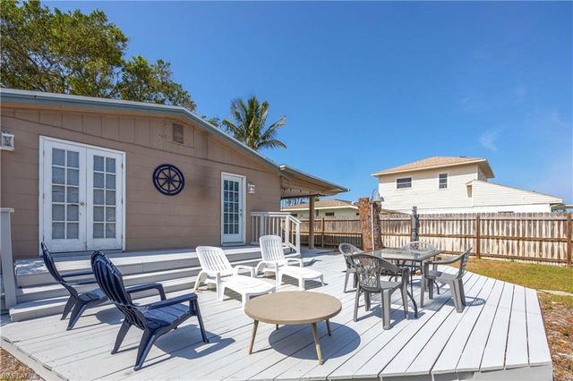 547 101st AVE N, Naples, FL 34108