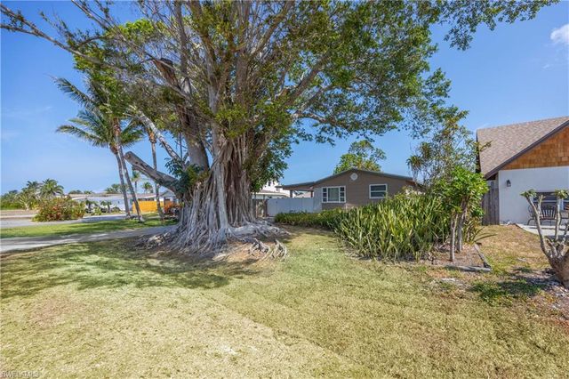 547 101st AVE N, Naples, FL 34108