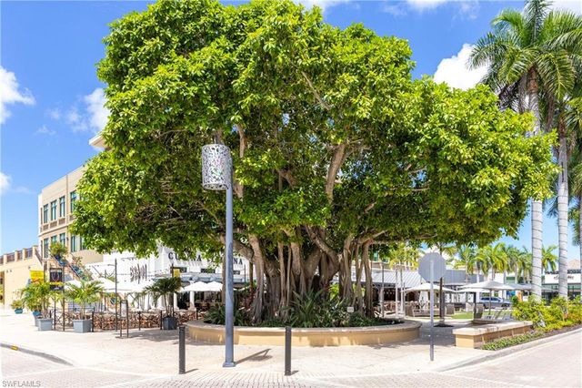 547 101st AVE N, Naples, FL 34108