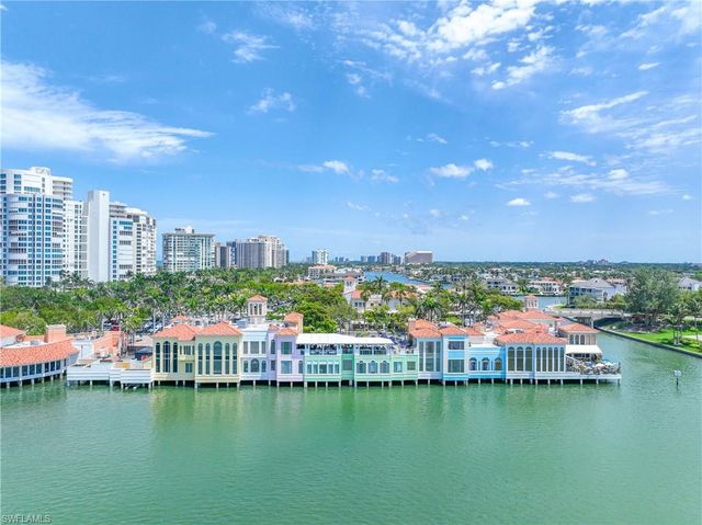 547 101st AVE N, Naples, FL 34108