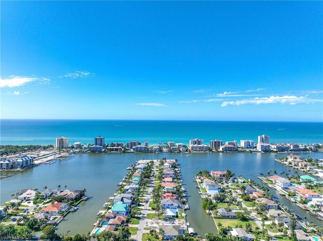 547 101st AVE N, Naples, FL 34108