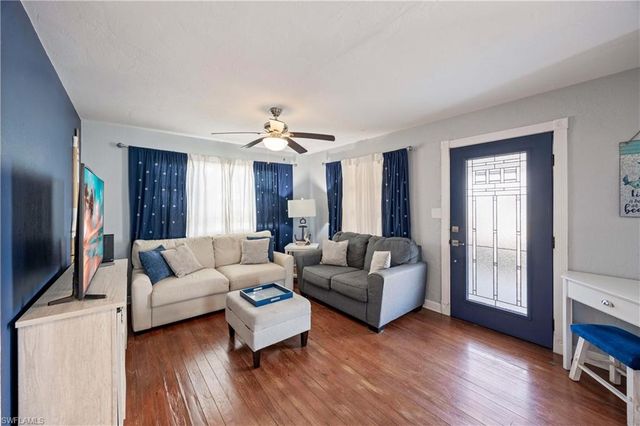 547 101st AVE N, Naples, FL 34108