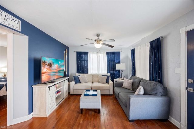 547 101st AVE N, Naples, FL 34108