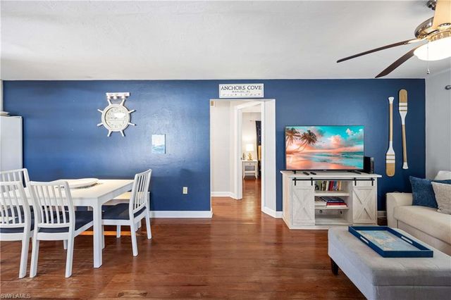 547 101st AVE N, Naples, FL 34108