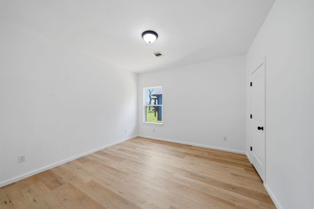 612 Austin Street, West Columbia, TX 77486