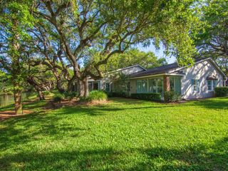 121 E Park Shores Circle 32E, Vero Beach, FL 32963