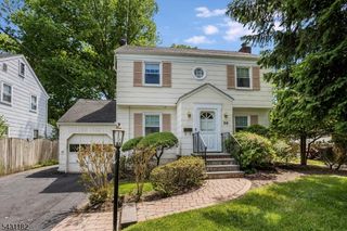 26 Crestview Hill Rd, Livingston Twp., NJ 07039