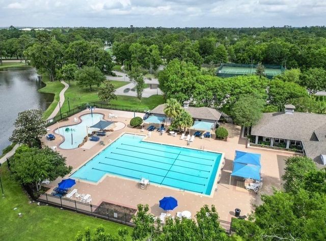 14207 Rock Dove Lane, Houston, TX 77044