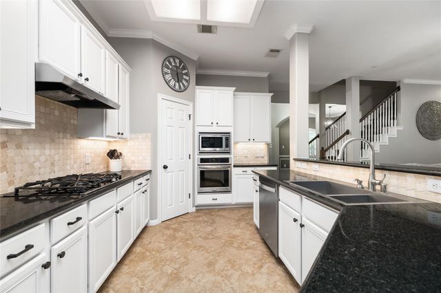 14207 Rock Dove Lane, Houston, TX 77044