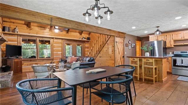 219 RIDGE TOP Lane, Blue Ridge, GA 30513