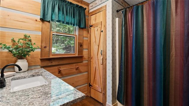 219 RIDGE TOP Lane, Blue Ridge, GA 30513