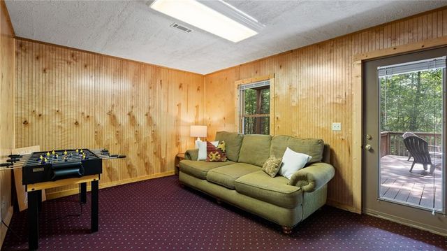 219 RIDGE TOP Lane, Blue Ridge, GA 30513