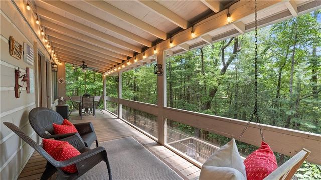 219 RIDGE TOP Lane, Blue Ridge, GA 30513