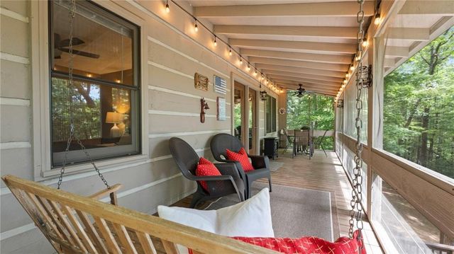 219 RIDGE TOP Lane, Blue Ridge, GA 30513