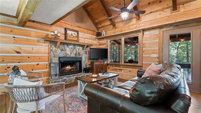 219 RIDGE TOP Lane, Blue Ridge, GA 30513