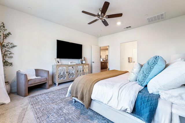 601 Wishon Avenue W, Madera, CA 93636