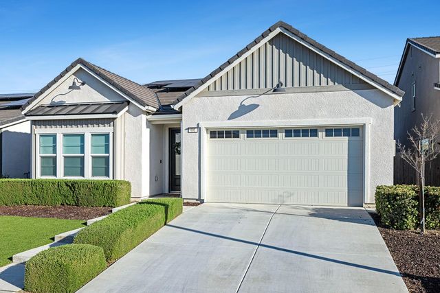 601 Wishon Avenue W, Madera, CA 93636