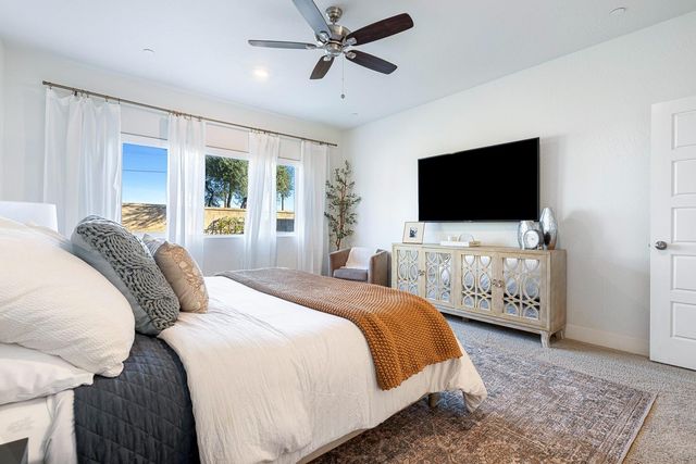 601 Wishon Avenue W, Madera, CA 93636