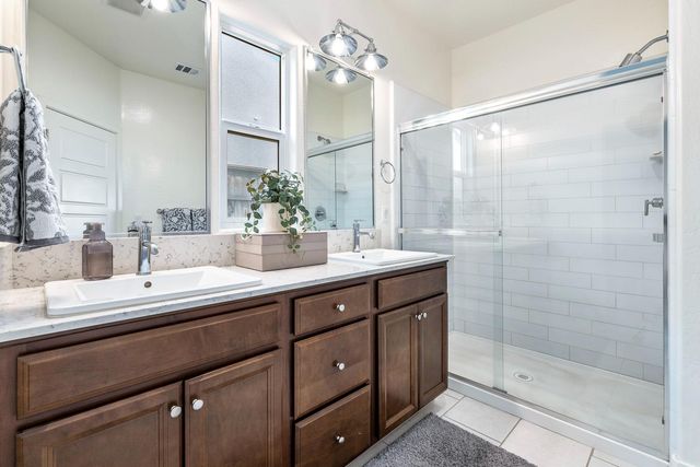 601 Wishon Avenue W, Madera, CA 93636