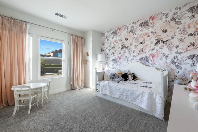 601 Wishon Avenue W, Madera, CA 93636