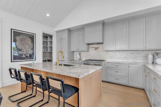 1054 Isabella Avenue, Coronado, CA 92118
