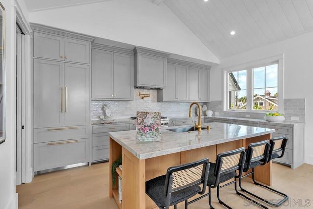 1054 Isabella Avenue, Coronado, CA 92118