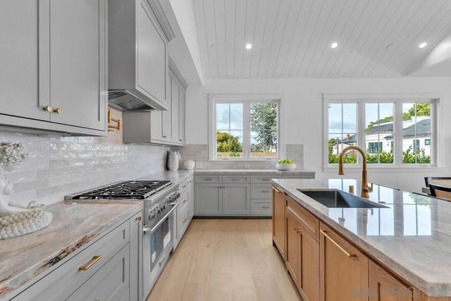 1054 Isabella Avenue, Coronado, CA 92118