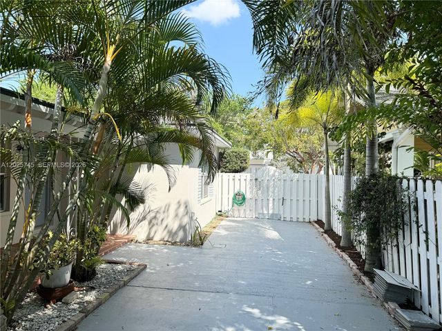 301 NE 15th Ave 1, Fort Lauderdale, FL 33301