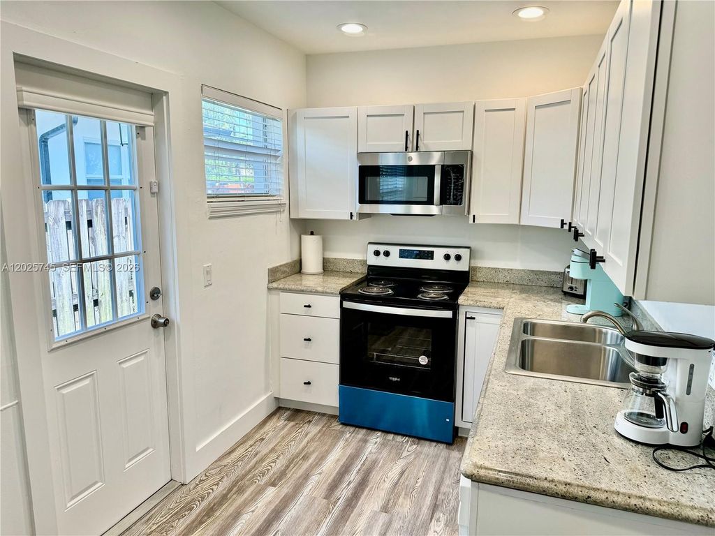 301 NE 15th Ave 1, Fort Lauderdale, FL 33301