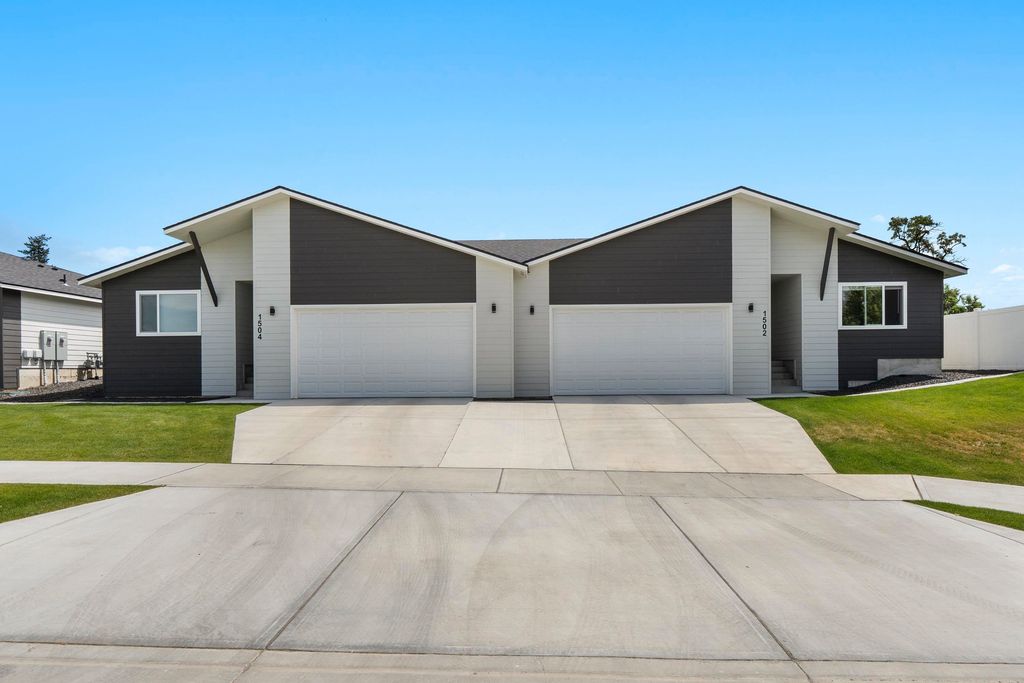 1502 N Bell St, Spokane Valley, WA 99016