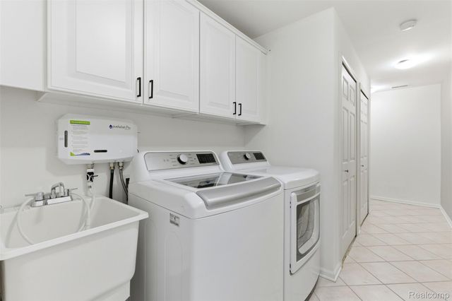 5259 Twin Oaks Drive, Sterling Heights, MI 48314