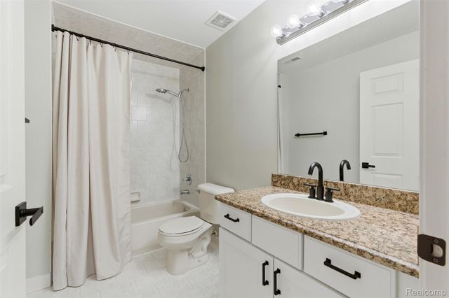 5259 Twin Oaks Drive, Sterling Heights, MI 48314