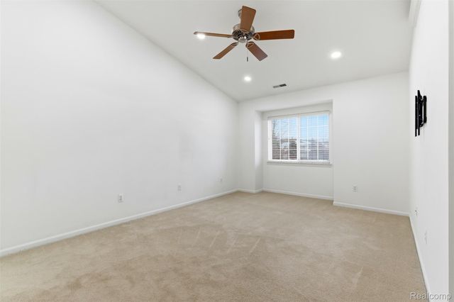 5259 Twin Oaks Drive, Sterling Heights, MI 48314