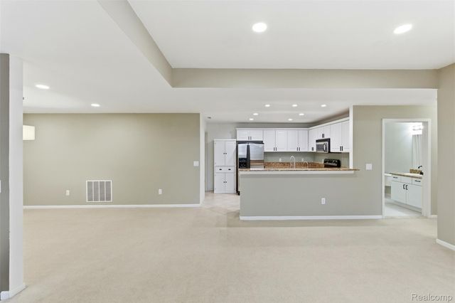 5259 Twin Oaks Drive, Sterling Heights, MI 48314