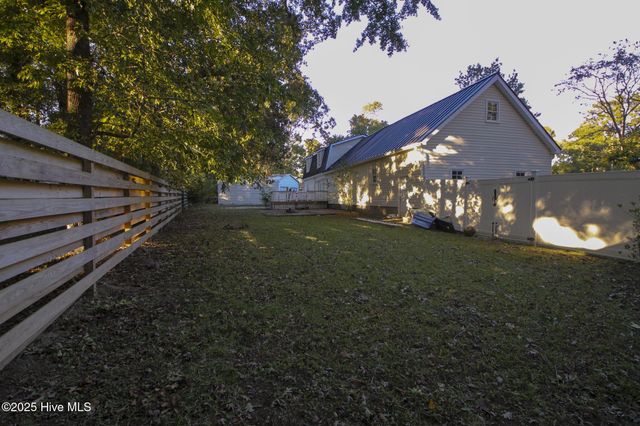 104 Still Forest Place, Jacksonville, NC 28540