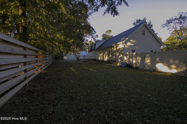 104 Still Forest Place, Jacksonville, NC 28540