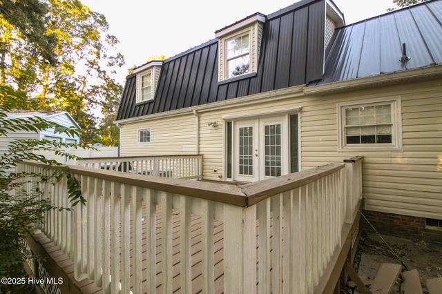 104 Still Forest Place, Jacksonville, NC 28540