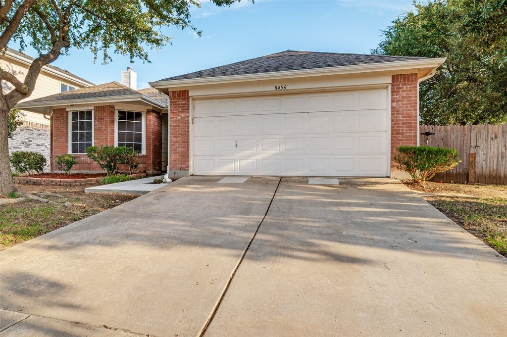 8456 Canvasback Lane, Dallas, TX 75249 — exterior