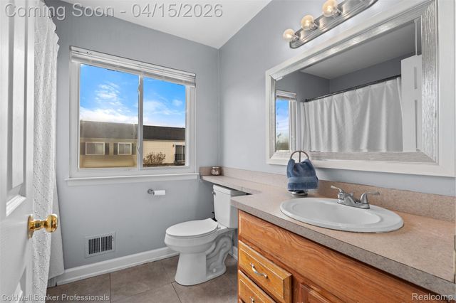 37305 Glenbrook Drive, Clinton Charter Township, MI 48036