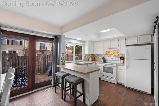 37305 Glenbrook Drive, Clinton Charter Township, MI 48036